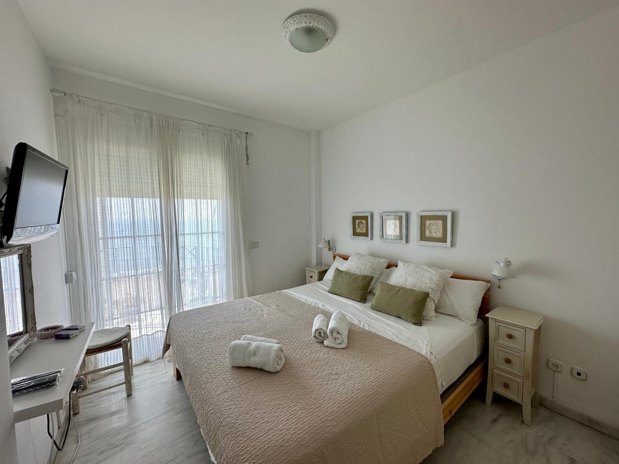 Pepe Beach Vista Al Mar Apartment エステポナ エクステリア 写真